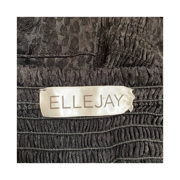 ElleJay Revolve Black Leopard Print Cropped Top Size Large Smocked Back - Picture 12 of 14